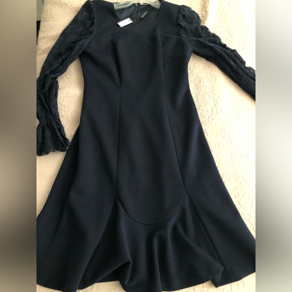 Elie Tahari dress very dark navy size 4 with gorgeous sleeves